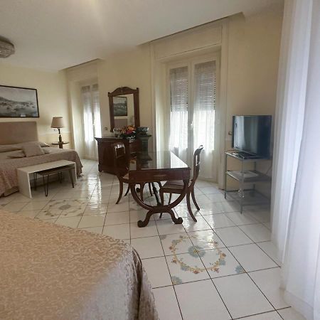 Pagina Storica Di Napoli Apartman Kültér fotó