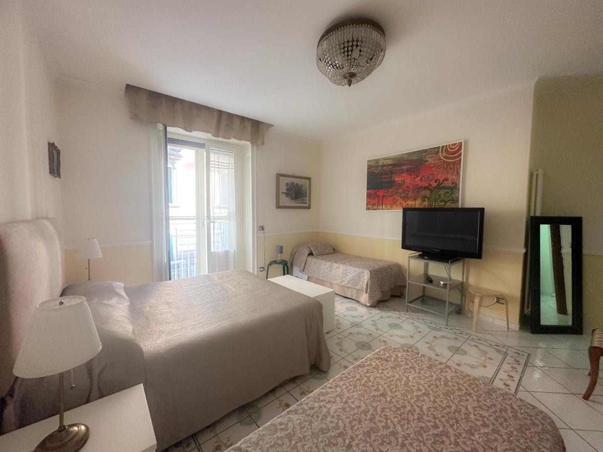 Pagina Storica Di Napoli Apartman Kültér fotó