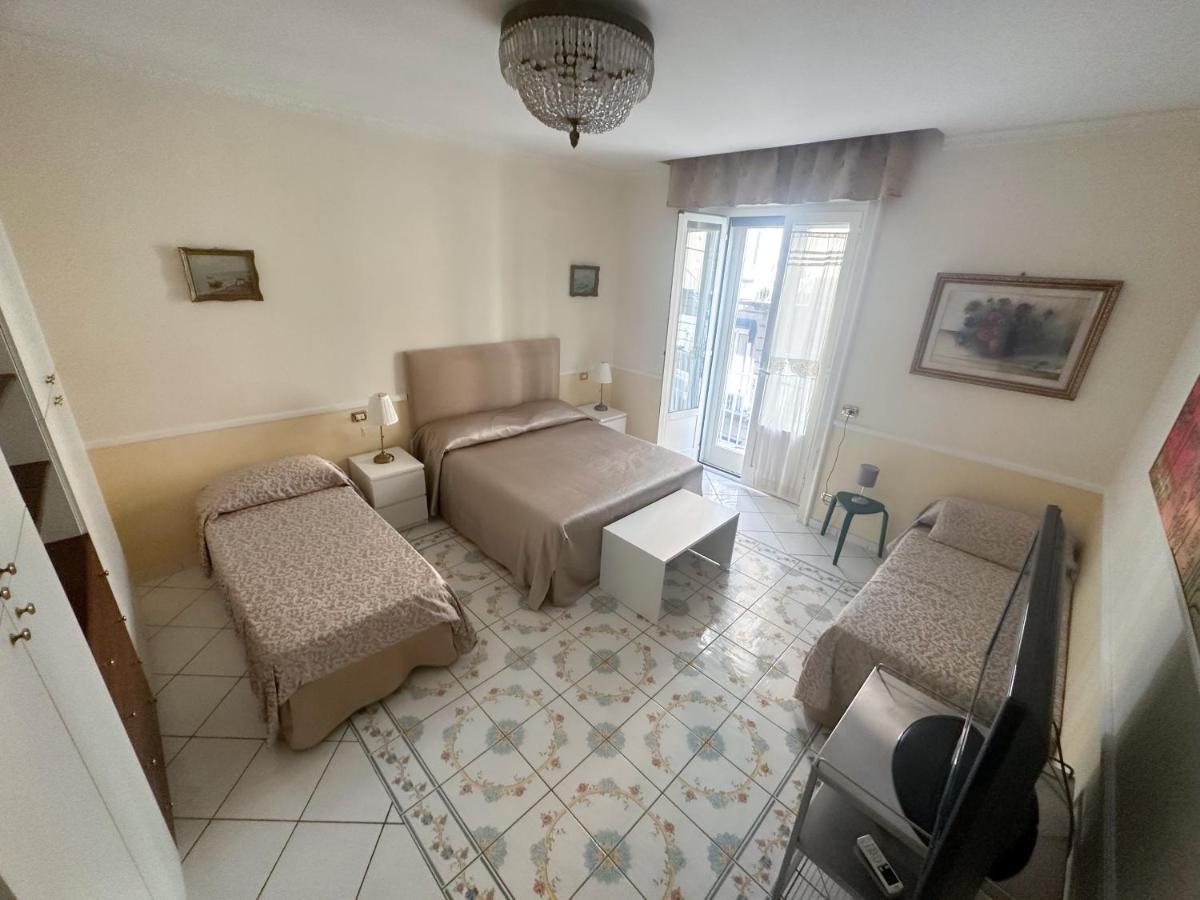 Pagina Storica Di Napoli Apartman Kültér fotó