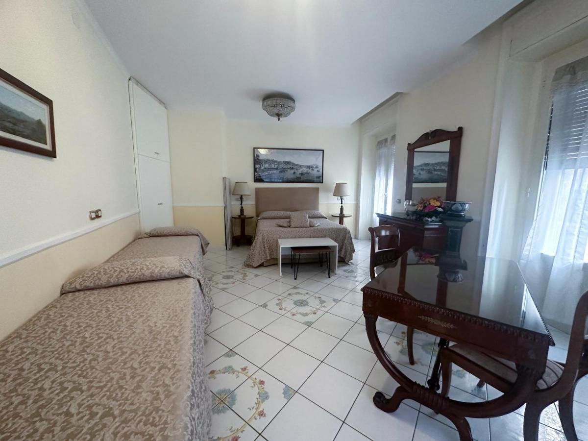 Pagina Storica Di Napoli Apartman Kültér fotó