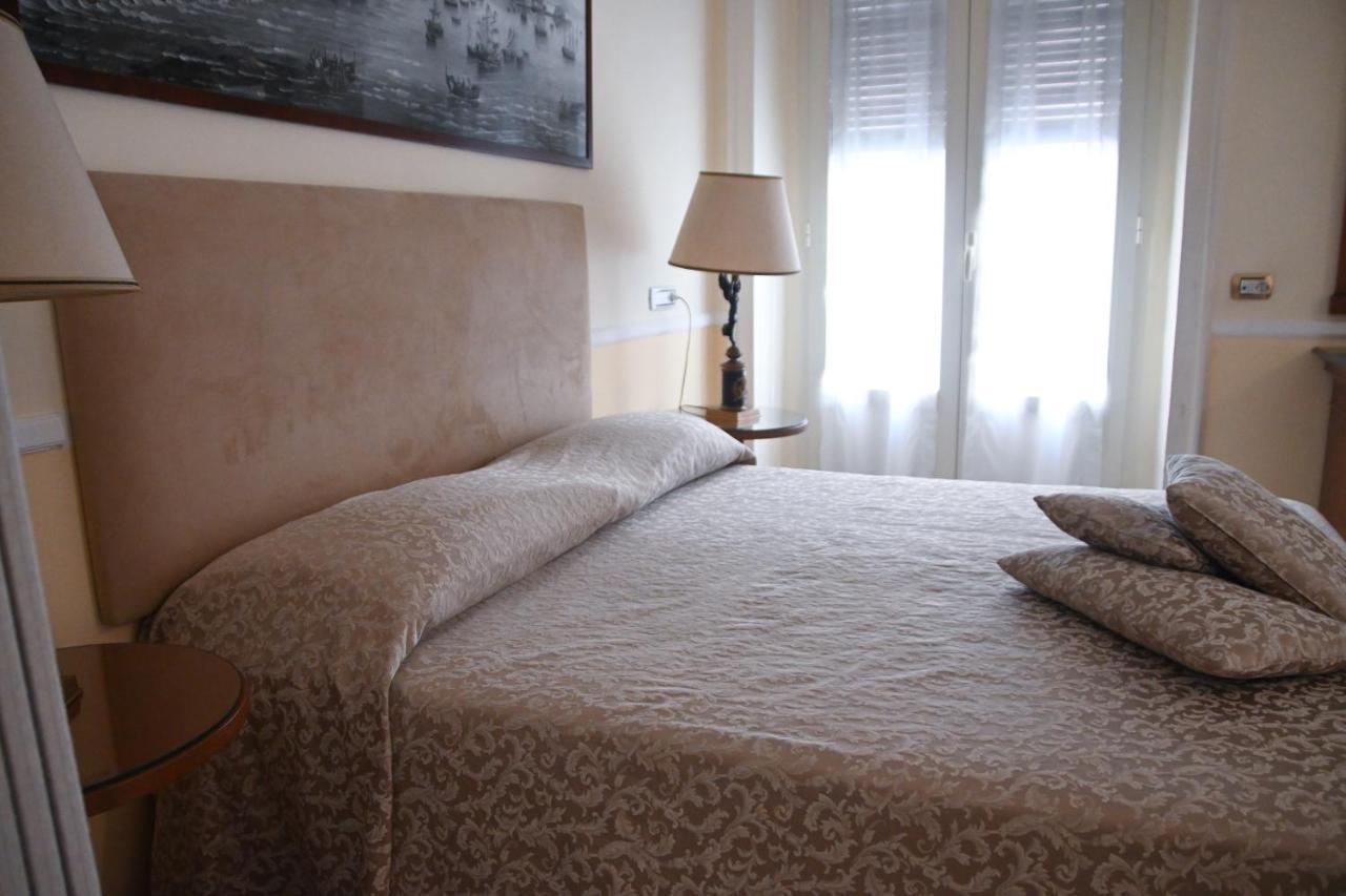 Pagina Storica Di Napoli Apartman Kültér fotó