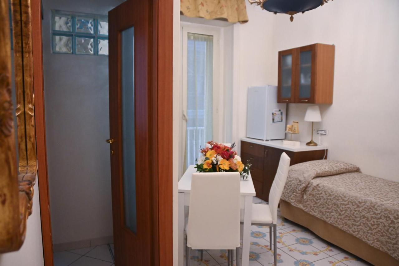Pagina Storica Di Napoli Apartman Kültér fotó