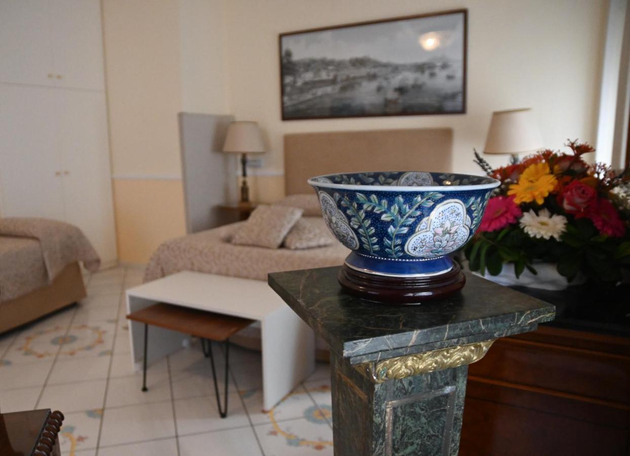 Pagina Storica Di Napoli Apartman Kültér fotó