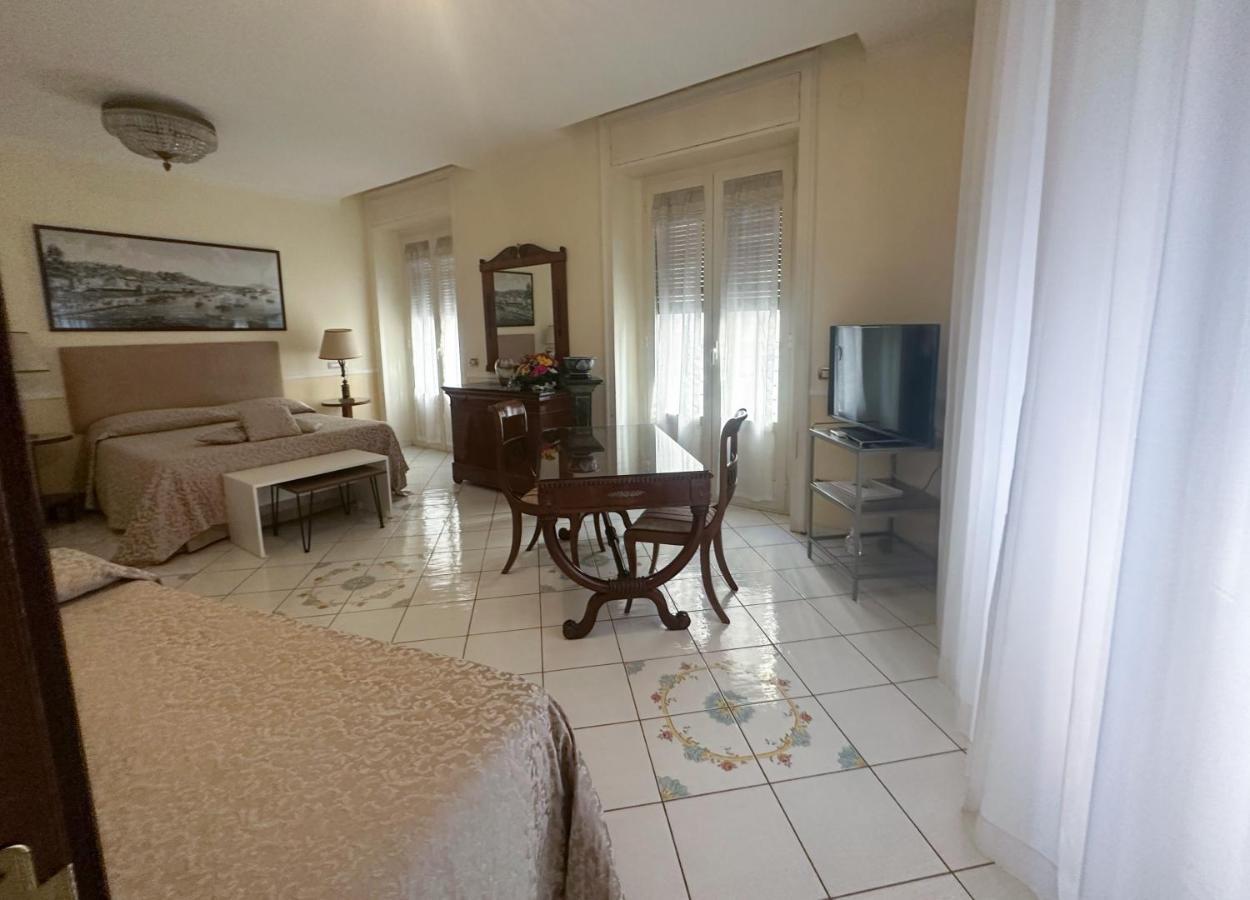 Pagina Storica Di Napoli Apartman Kültér fotó