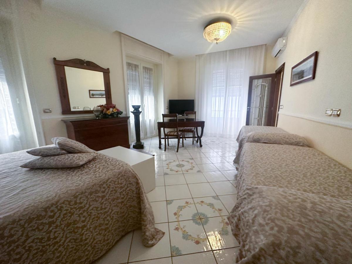Pagina Storica Di Napoli Apartman Kültér fotó