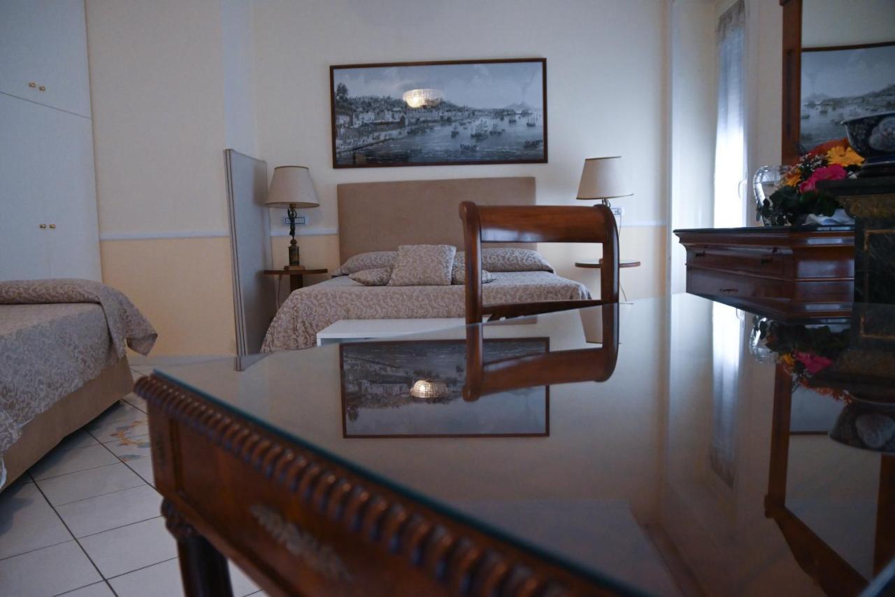 Pagina Storica Di Napoli Apartman Kültér fotó